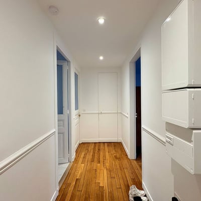 Rent of a 2-room apartment with a balcony and tower view, 48 m², Paris, France